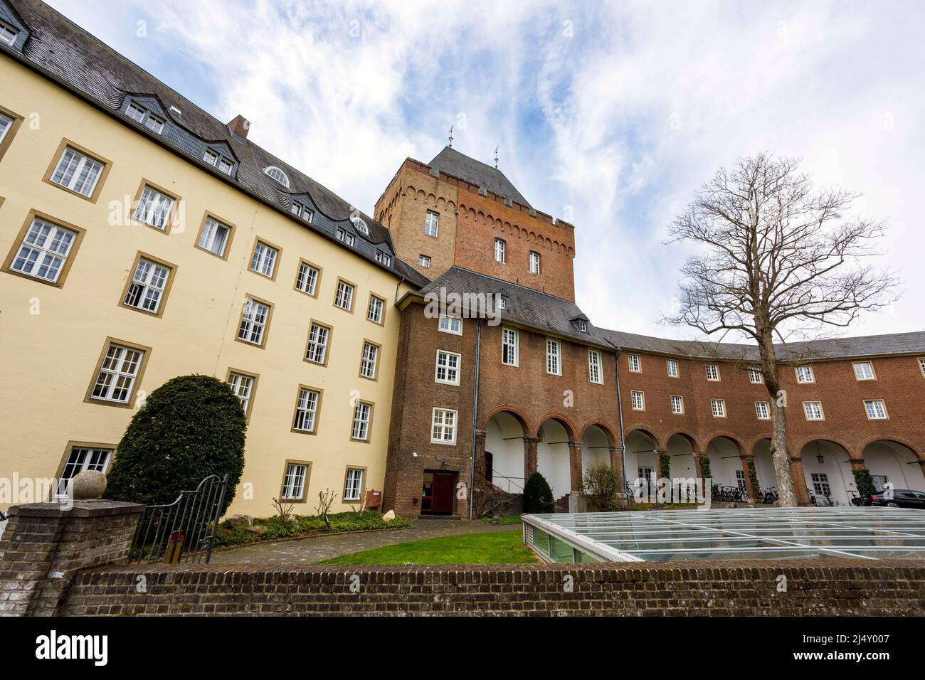Schwanenburg sur le Schloßberg à Kleve, à la fois un musée et un tribunal régional et de district Banque D'Images