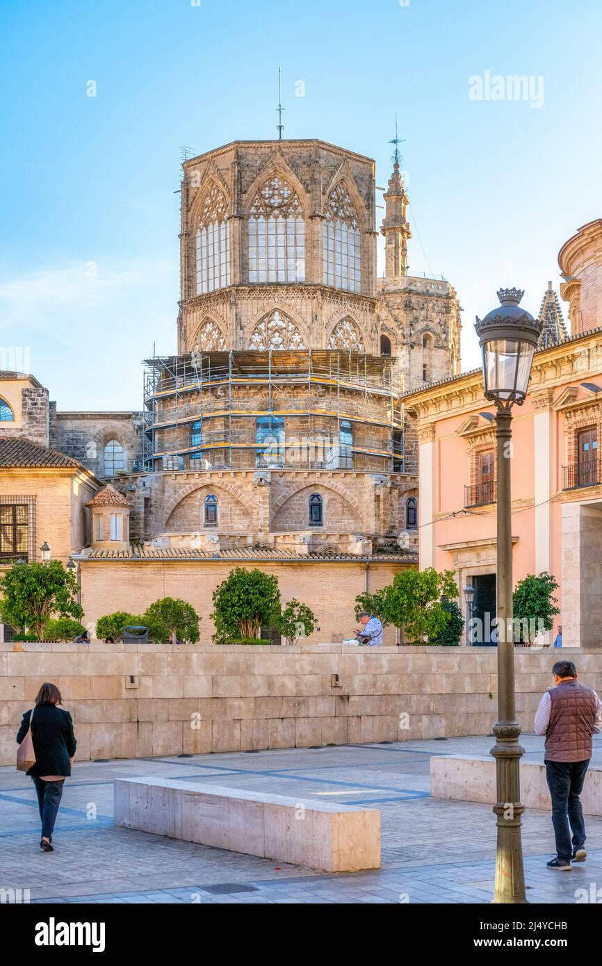 Architecture extérieure de la cathédrale de Valence qui a un style principalement gothique. Cette région est une attraction touristique majeure. Les gens sont vus dans Th Banque D'Images