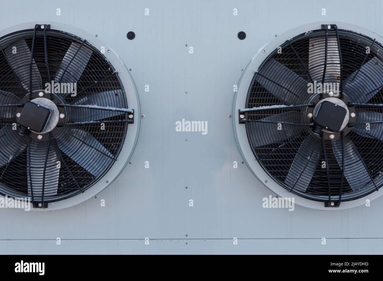 Grands ventilateurs de système de ventilation industrielle. Ventilateurs de système de ventilation industrielle. Ventilation d'entreprise Banque D'Images