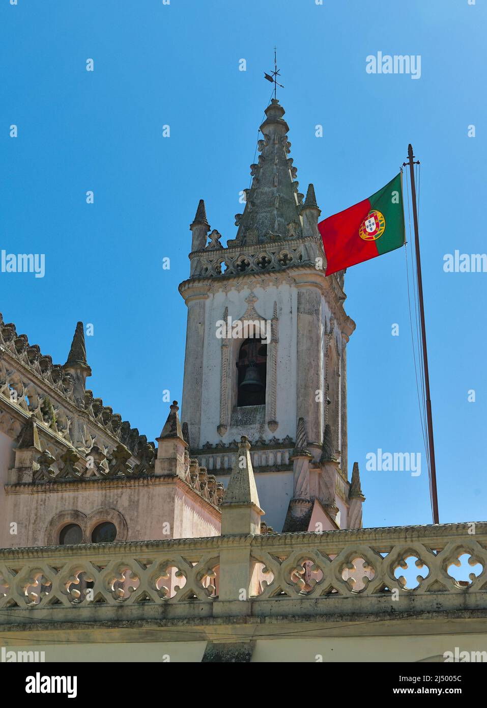 Musée régional de la Tour de Beja et drapeau portugais. Alentejo, Portugal Banque D'Images