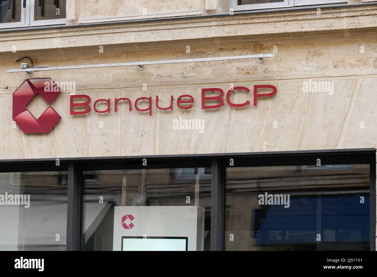 Bordeaux , Aquitaine France - 03 12 2022 : BCP Banque de Commerce et de Placements texte signe et logo de la marque façade murale banque portugaise agen Banque D'Images