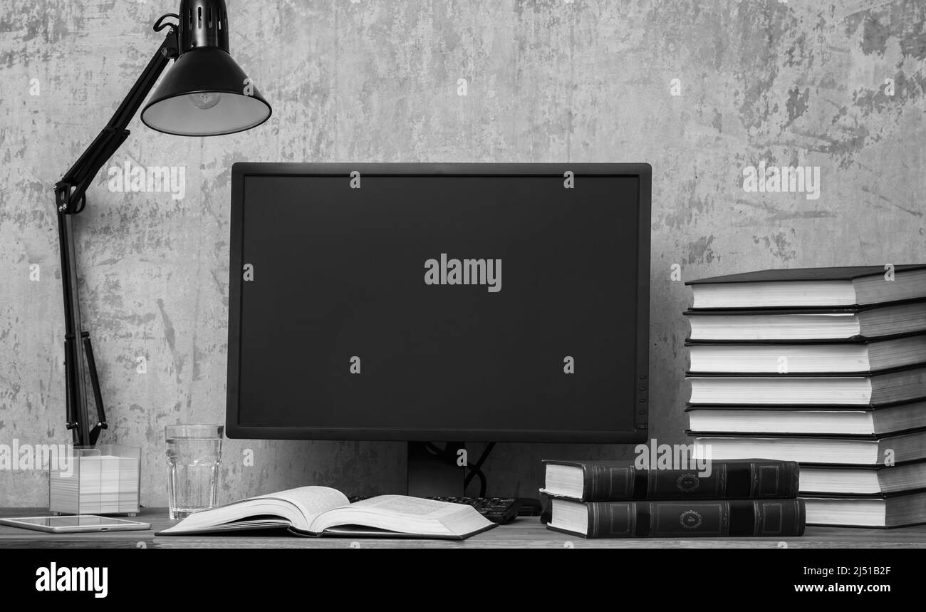 Lieu de travail à la maison - bureau avec ordinateur à l'intérieur Banque D'Images