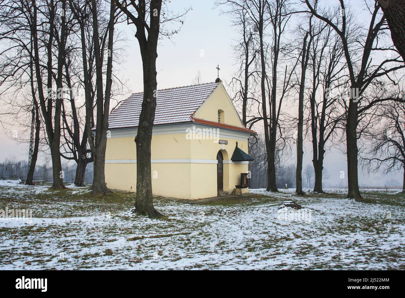 Chapelles de chemin de croix, complexe architectural et paysagé de parc à Kalwaria Zebrzydowska, Pologne. Banque D'Images