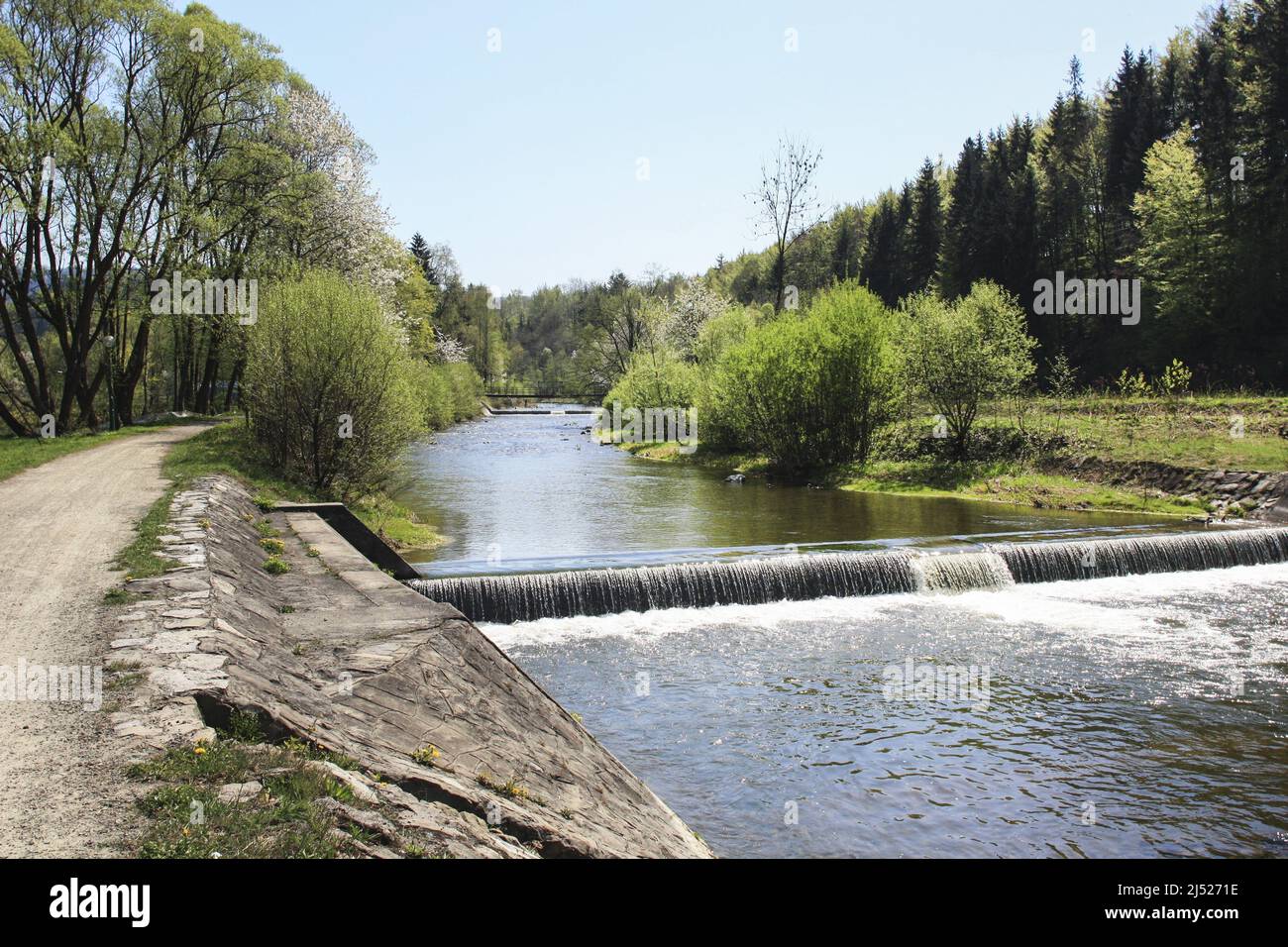 WISLA, POLOGNE - 28 MAI 2021 : fleuve Wisla dans la ville avec le même nom. Destination des touristes Banque D'Images
