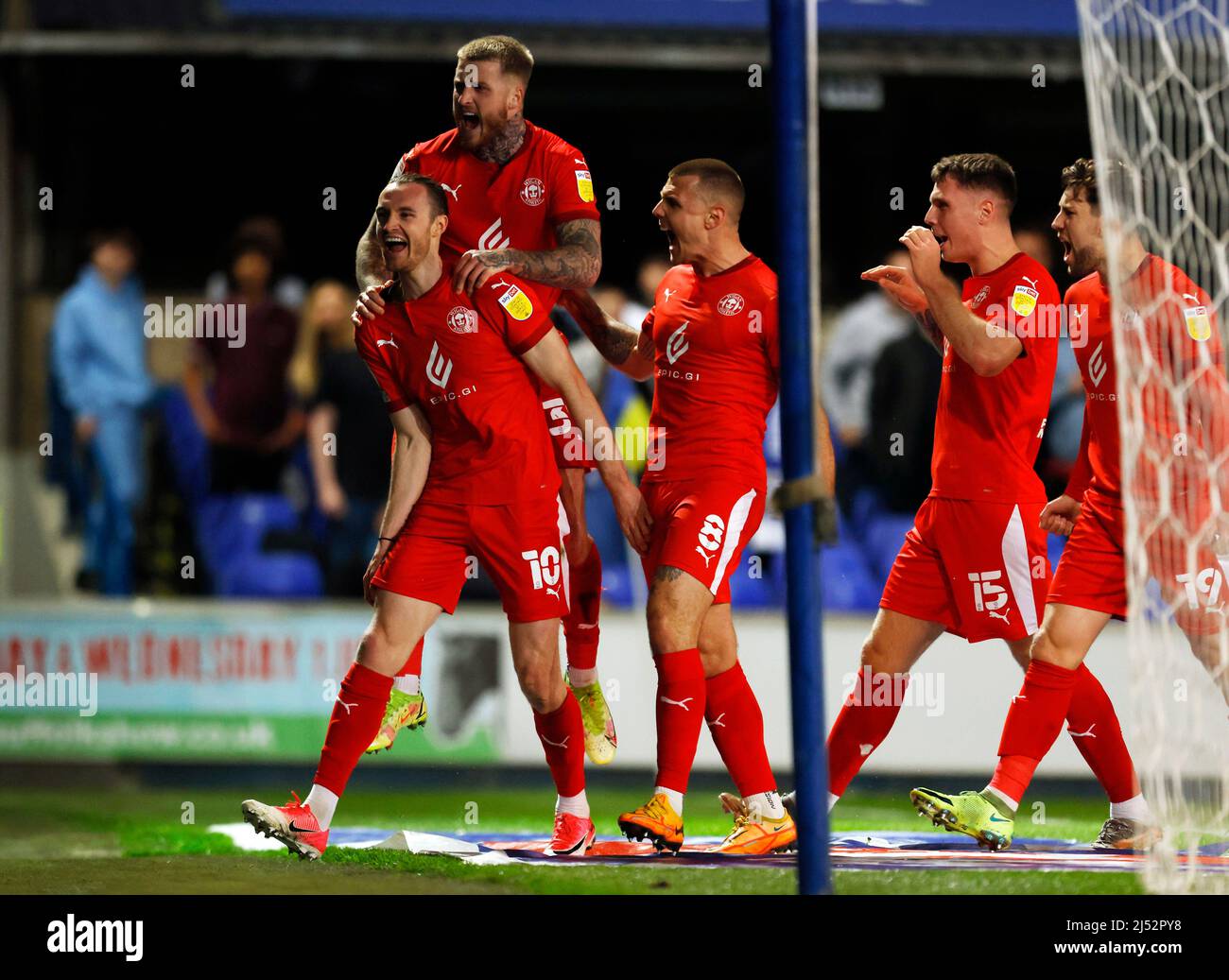 Wwill Keane de Wigan Athletic célèbre le premier but du match de sa partie lors du match Sky Bet League One à Portman Road, à Ipswich. Date de la photo: Mardi 19 avril 2022. Banque D'Images