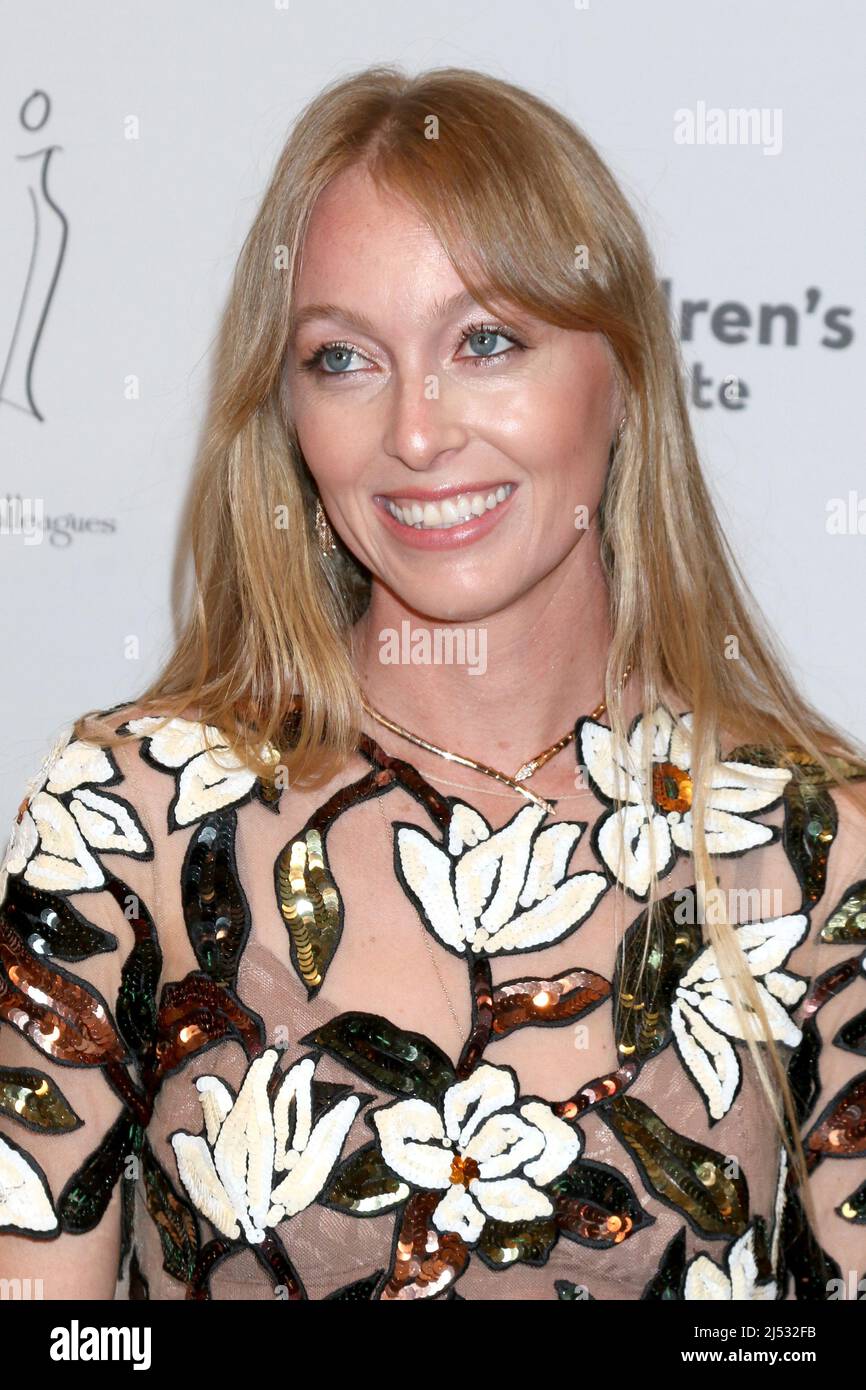 LOS ANGELES - APR 19 : India Oxenberg au déjeuner de printemps annuel 32nd des collègues à l'hôtel Beverly Wilshire le 19 avril 2022 à Beverly Hills, CA Banque D'Images