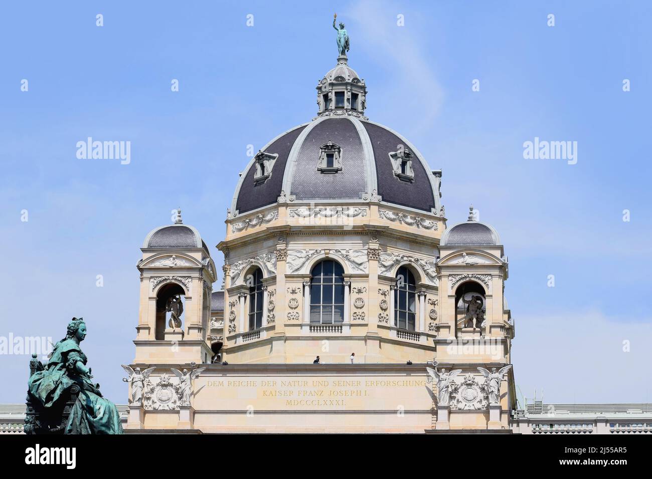 Détail du monument Maria Theresien (Maria Theresia ou Theresa) et vue sur le Musée d'Histoire naturelle de Vienne, Autriche Banque D'Images