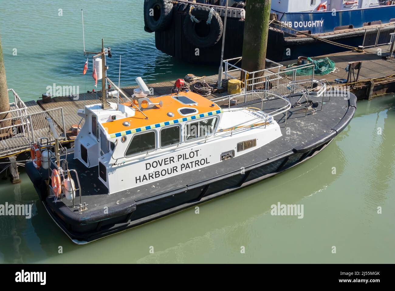 Une patrouille du port pilote de Douvres amarré au quai. ROYAUME-UNI Banque D'Images