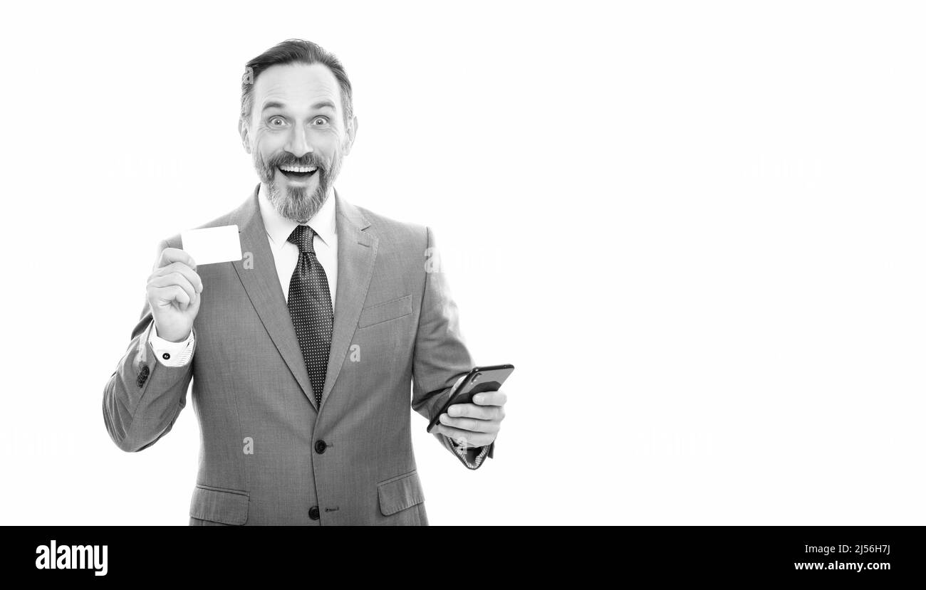 l'homme paie dans les services bancaires en ligne. l'application d'achat. cyber monday. paiement rapide. homme d'affaires stupéfié Banque D'Images