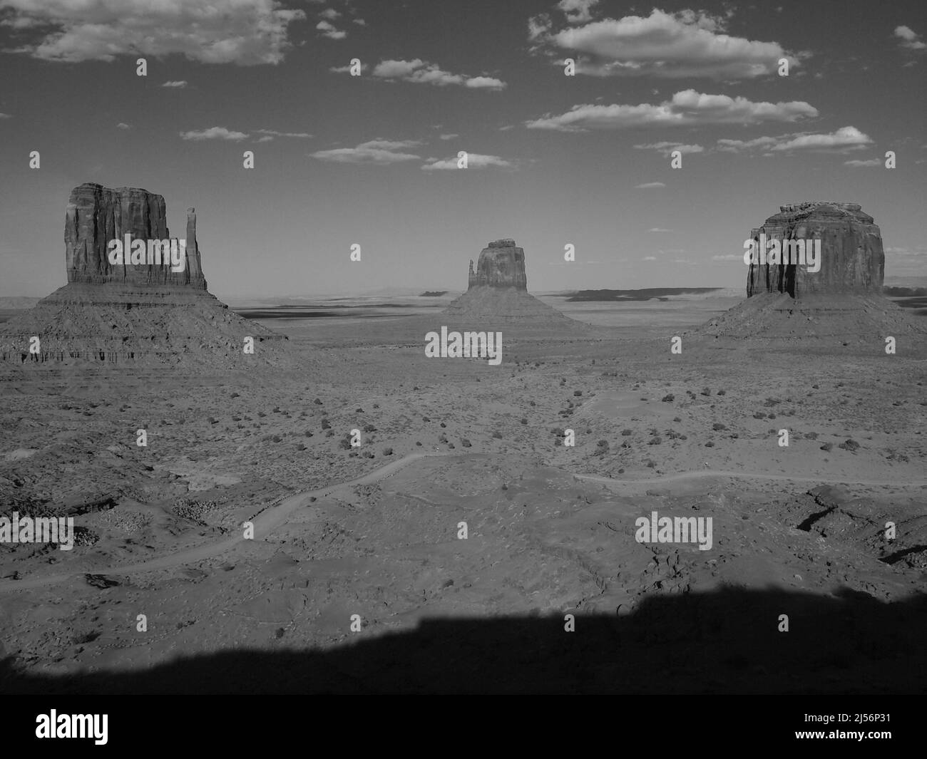 Monument Valley, Arizona dans la nation indienne Navajo près de l'angle nord-est de l'Utah, frontière de l'Arizona. Oljato - Monument Valley Banque D'Images