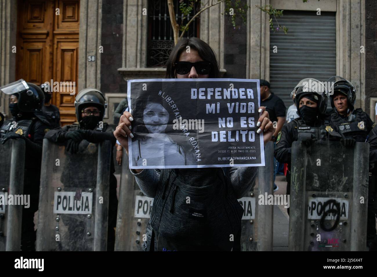 Mexico, Mexico, Mexique. 19th avril 2022. Des groupes féministes se réunissent au cours d'une manifestation pour demander l'avortement légal dans le pays dans le cadre de la Journée mondiale d'action pour l'avortement légal et sûr à l'avenue Reforma. Le 19 avril 2022 à Mexico, Mexique. (Credit image: © Aidee Martinez/eyepix via ZUMA Press Wire) Banque D'Images