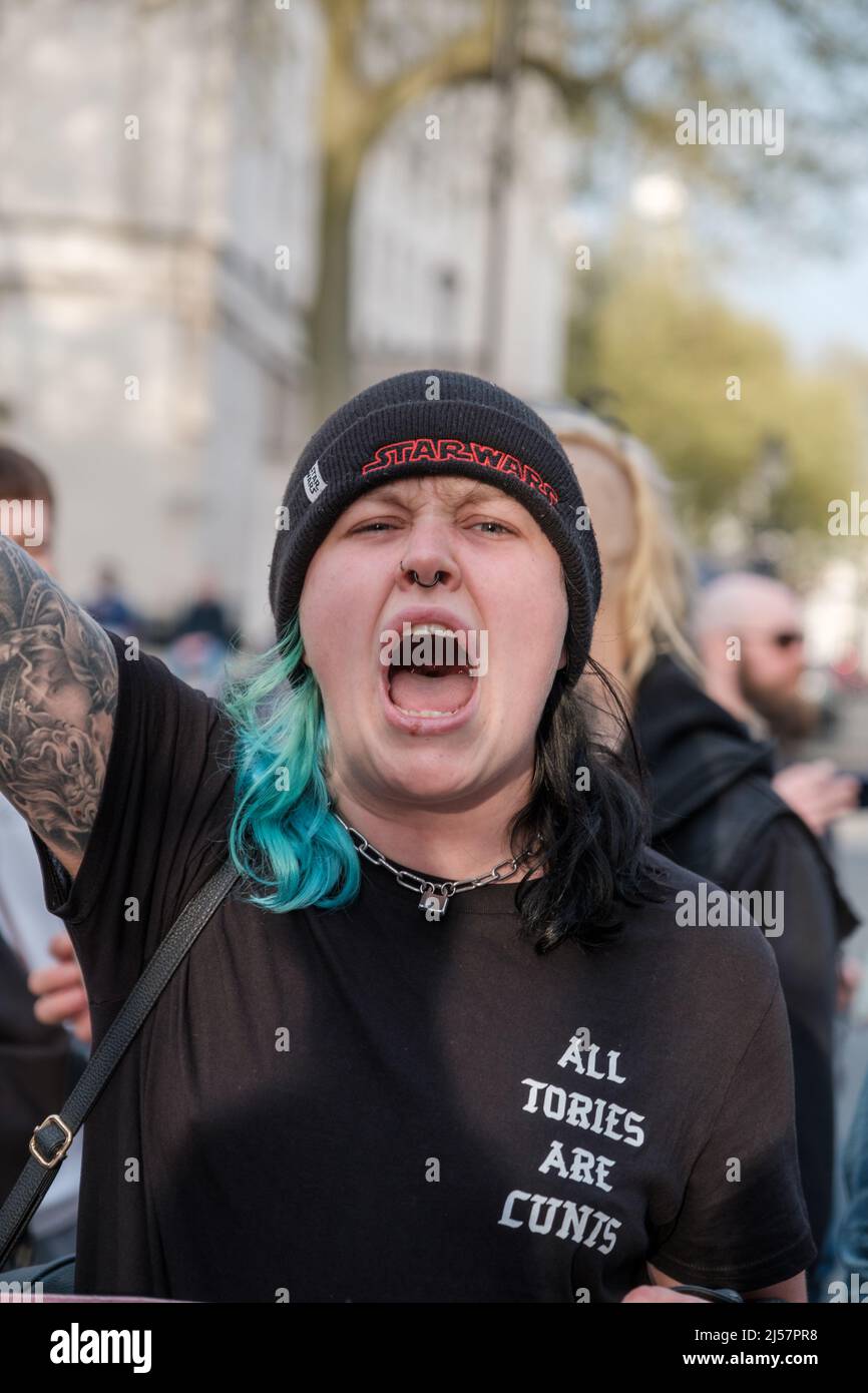 Une poignée de manifestants menés par Danny Price ont demandé à Boris Johnson de quitter son poste après Partygate et ses échecs pendant la Corona Banque D'Images