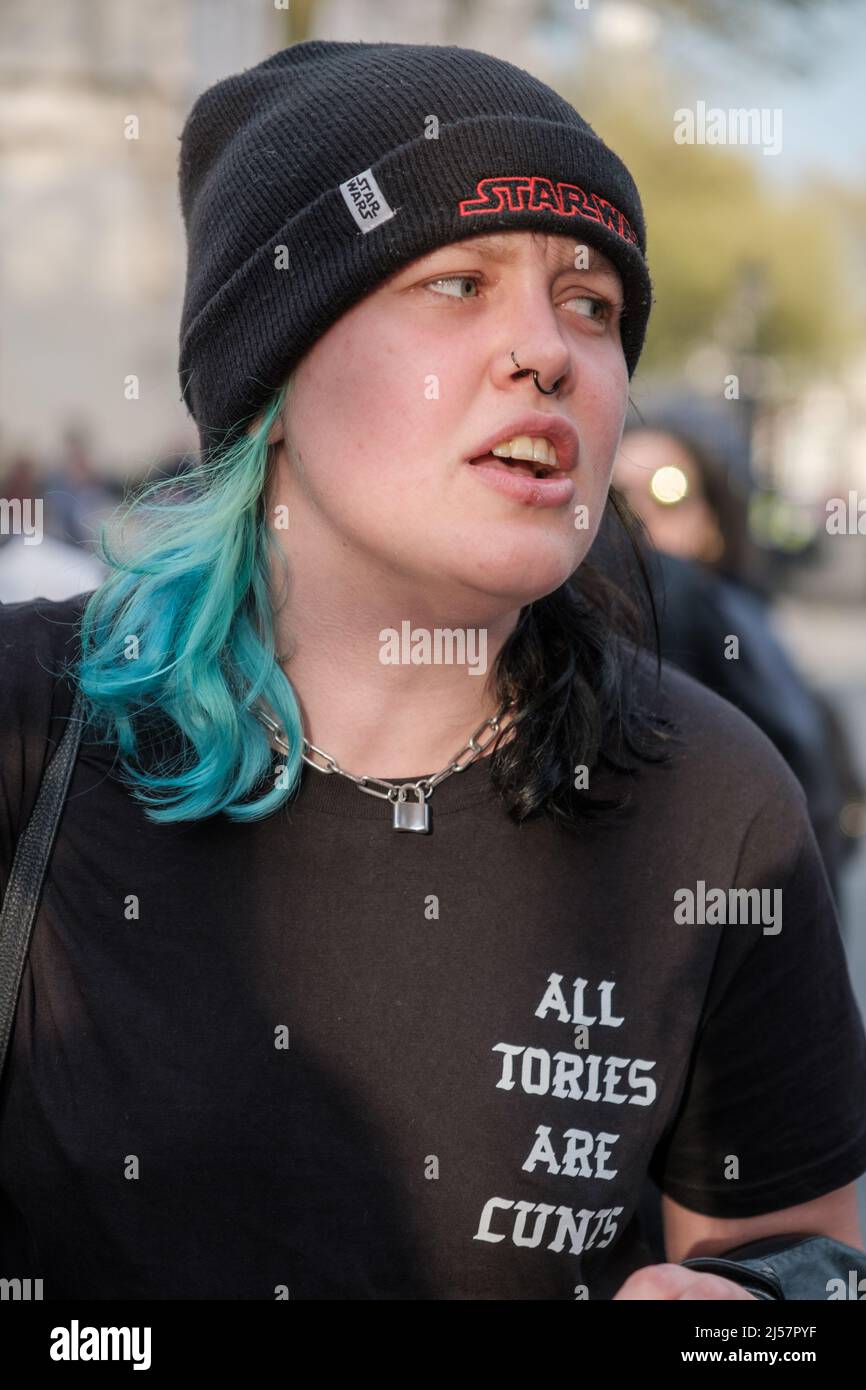 Une poignée de manifestants menés par Danny Price ont demandé à Boris Johnson de quitter son poste après Partygate et ses échecs pendant la Corona Banque D'Images