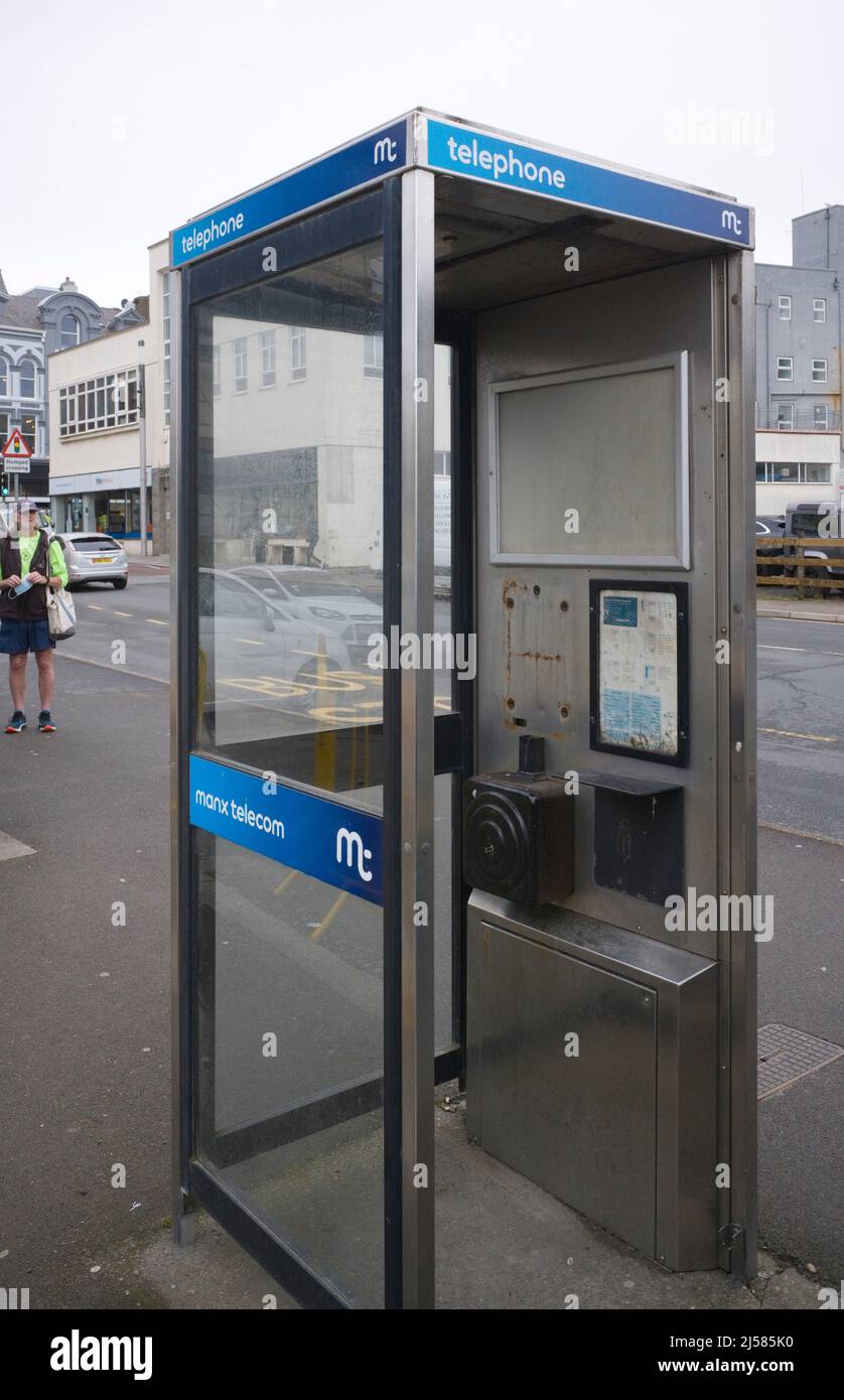 Manx Telecom a mis hors service un kiosque téléphonique public aux arrêts d'autobus principaux à Douglas, île de Man Banque D'Images