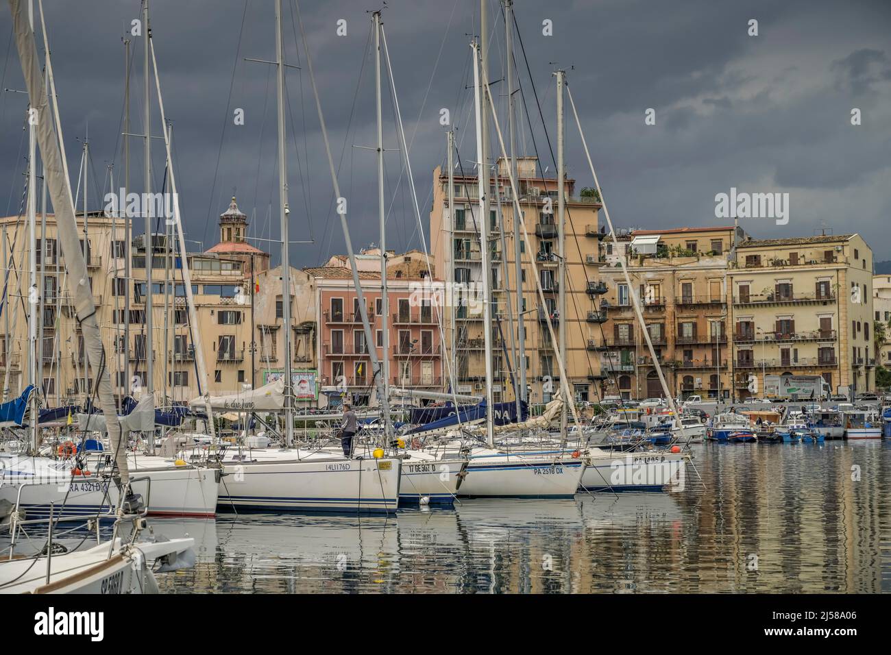 La Cala Marina et le port, Palerme, Sicile, Italie Banque D'Images