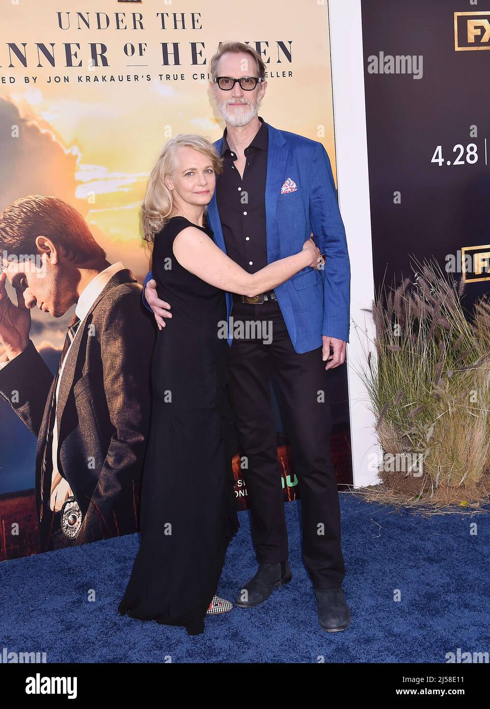 Films Et Séries Tv Avec Christopher Heyerdahl HOLLYWOOD, CA - AVRIL 20 : (G-D) Megan Leitch et Christopher Heyerdahl  assistent à la première du film « Under the Banner of Heaven » de l'équipe  FX au Hollywood Athletic Photo Stock - Alamy