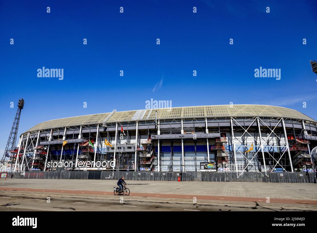 Imola, Italie. 21st avril 2022. ROTTERDAM - extérieur du stade de Kuip pour une conférence de presse du club de football Feyenoord sur l'hébergement futur du club de Rotterdam. ANP ROBIN UTRECHT crédit: ANP/Alay Live News Banque D'Images