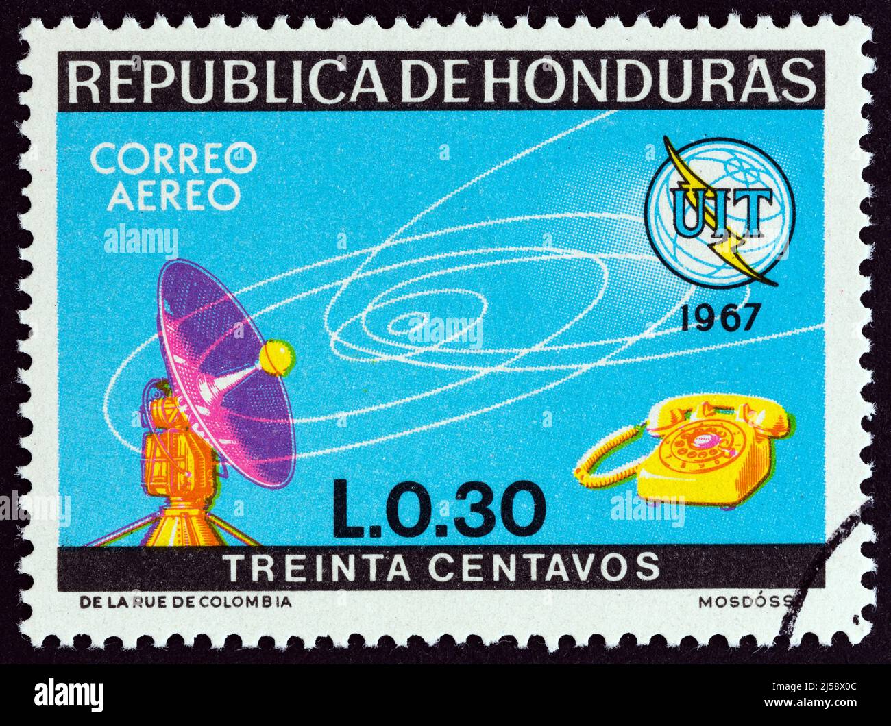 HONDURAS - VERS 1968 : un timbre imprimé au Honduras montre le plat aérien et le téléphone, vers 1968. Banque D'Images