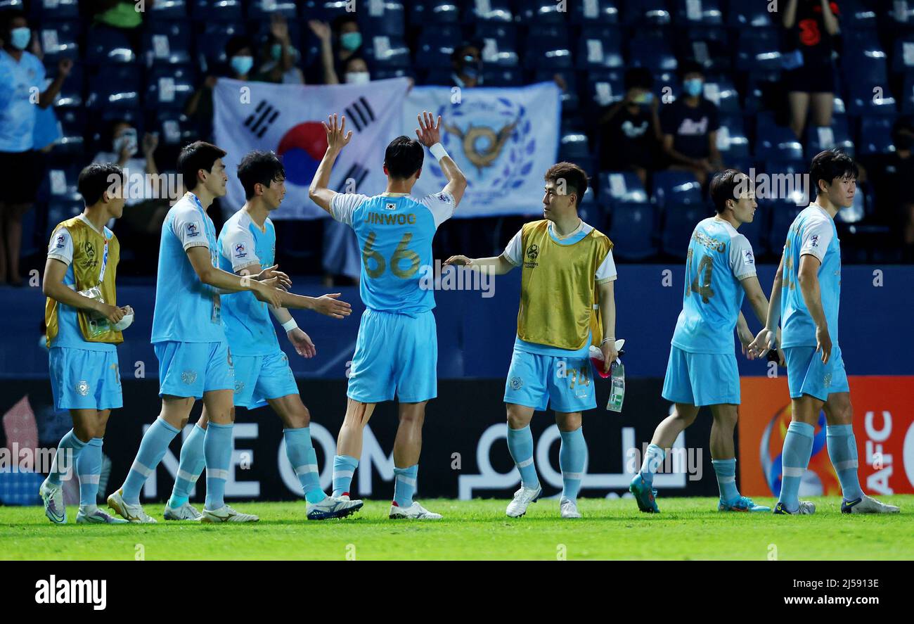 Football Football Ligue Des Champions De L Afc Groupe F Daegu Fc V Urawa Red Diamonds I Mobile Stadium Buriram Thailande 21 Avril 22 Les Joueurs De Daegu Fc