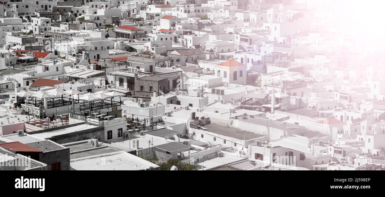 Lindos, la ville blanche sur l'île de Rhodes en Grèce. Banque D'Images
