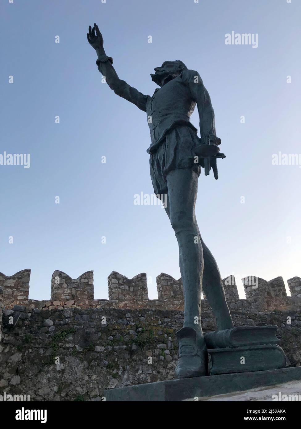 Statue de Miguel de Cervantes (monument au Parc de Cervantes) dans le château de Nafpaktos, Grèce Banque D'Images