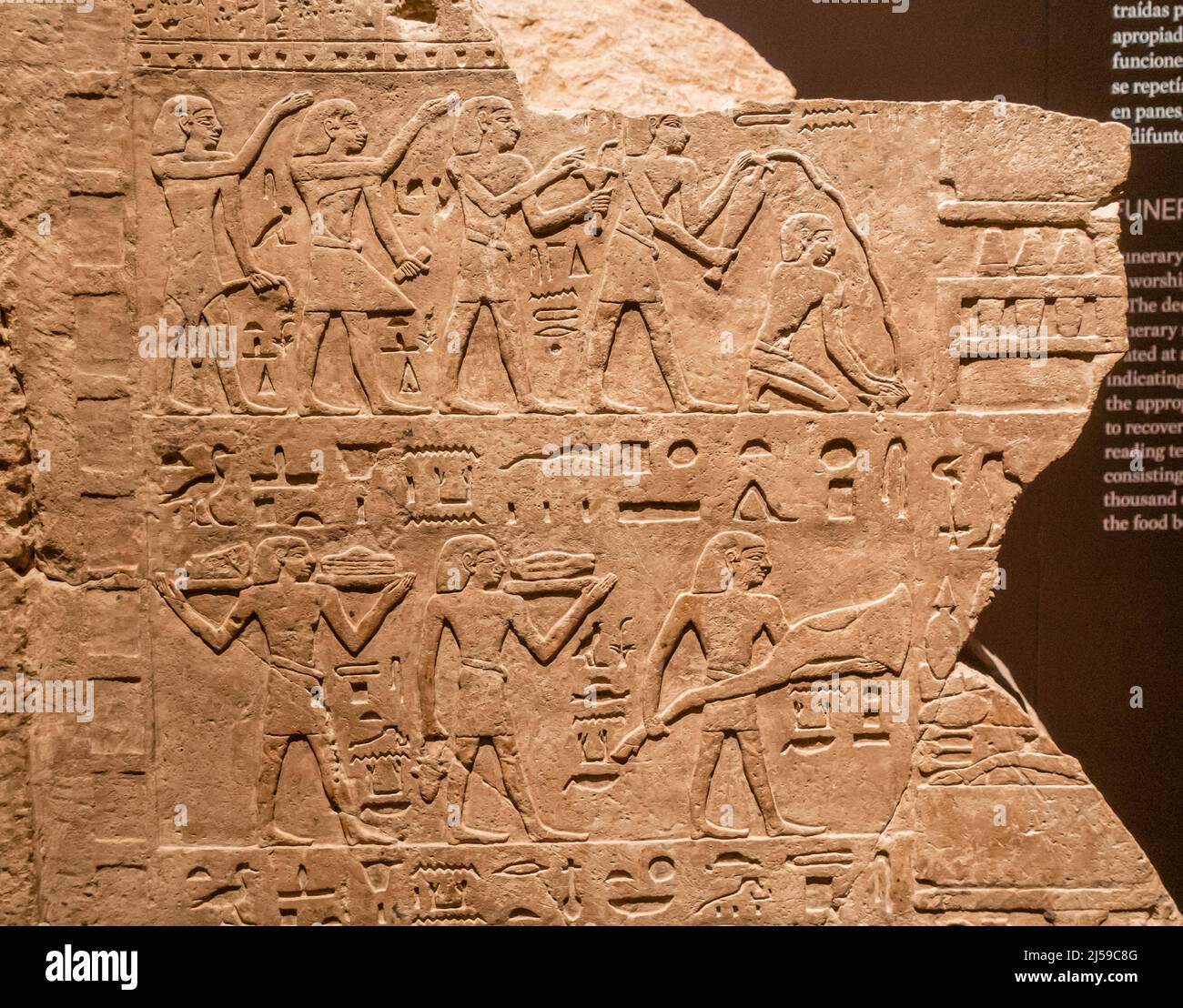 Fragment de paroi de la tombe de Satbahetep et de Neferkhaw - rituel - calcaire - 2100 - 1940 av. J.-C. et milieu du Royaume - Herakléopolis Magna - Ihnasya el-Medina Banque D'Images