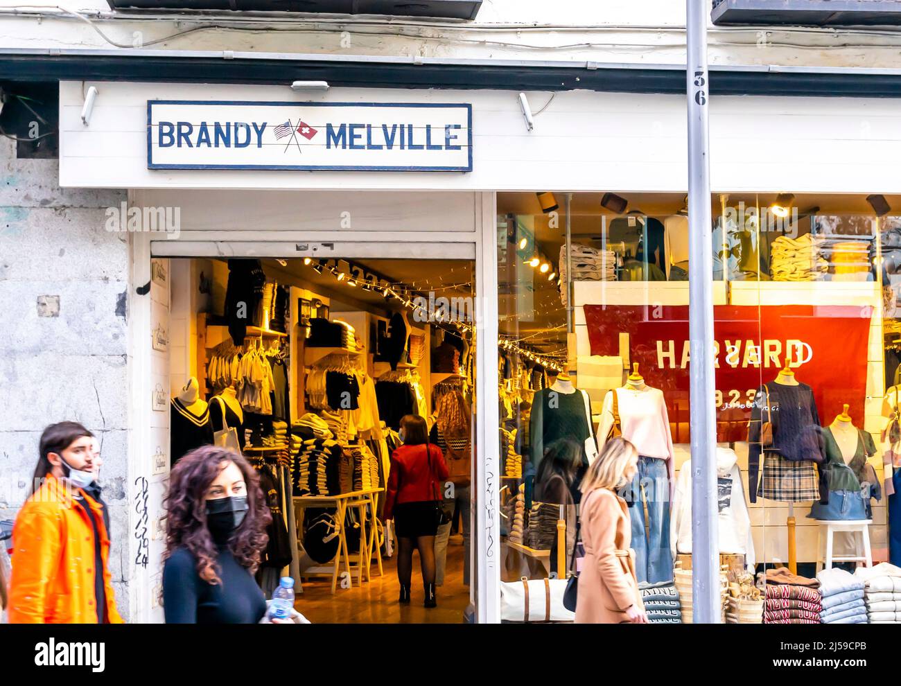Brandy Melville, magasin de mode de vêtements pour jeunes à Malasana, Madrid, Espagne Banque D'Images
