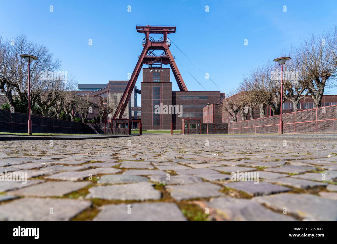Mine de charbon Zollverein, site classé au patrimoine mondial de l'UNESCO, Essen, NRW, Allemagne, mine de charbon Zollverein, Site classé au patrimoine mondial de l'UNESCO, tour tortueuse à deux tréteaux de Banque D'Images