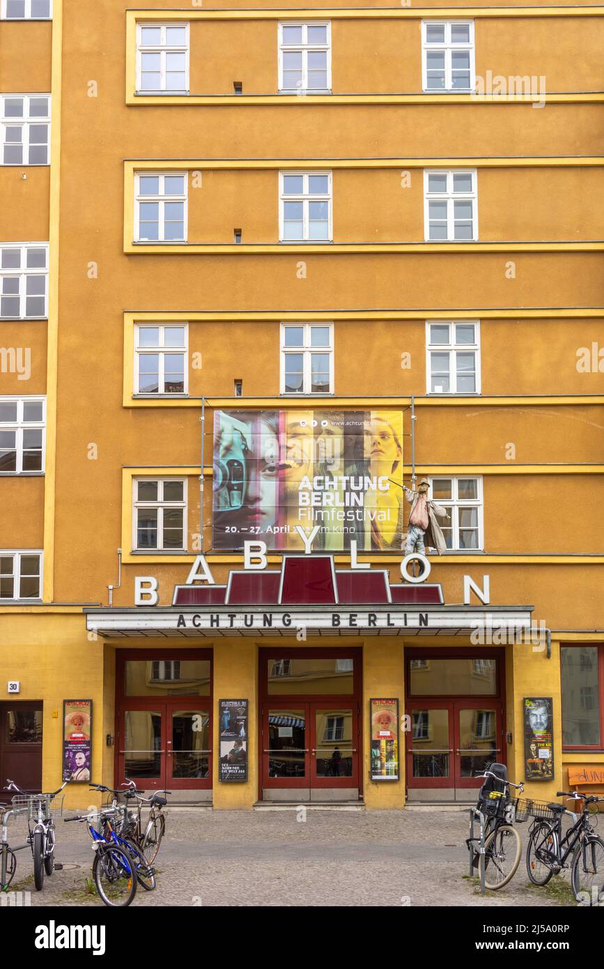 Babylone Cinema (Kino Babylone) - cinéma d'art emblématique dans un bâtiment classé sur la Rosa-Luxemburg Platz, quartier de Berlin Mitte, Berlin, Allemagne, UE Banque D'Images