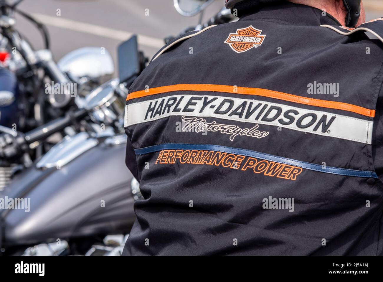 Veste de moto Harley Davidson cycles portée par un cycliste lors de l'événement de moto Southend Shakedown. Marque américaine Banque D'Images