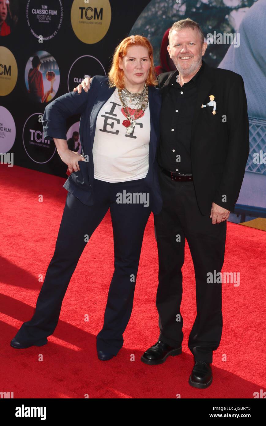 Hollywood, États-Unis. 21st avril 2022. Bianca Hunter, Robert MacNaughton 2022/04/21 la projection du 40th anniversaire de “E.T. The Extra-Terrestrial” tenue au TCL Chinese Theatre à Hollywood, CA photo par Kazuki Hirata/Hollywood News Wire Inc. Crédit: Hollywood News Wire Inc./Alay Live News Banque D'Images