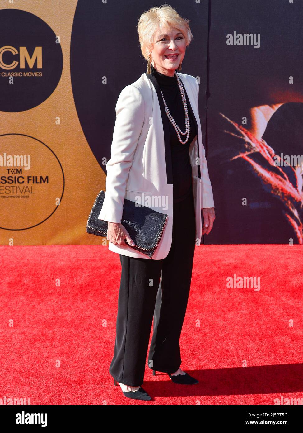 Los Angeles, États-Unis. 21st avril 2022. HOLLYWOOD, LOS ANGELES, CALIFORNIE, États-Unis - AVRIL 21 : l'actrice américaine Dee Wallace arrive au festival du film classique 2022 de TCM soirée d'ouverture 40th anniversaire projection de 'E.T. The Extra-Terrestrial', qui a eu lieu au TCL Chinese Theatre IMAX le 21 avril 2022 à Hollywood, Los Angeles, Californie, États-Unis. (Photo par image Press Agency) Credit: Image Press Agency/Alamy Live News Banque D'Images