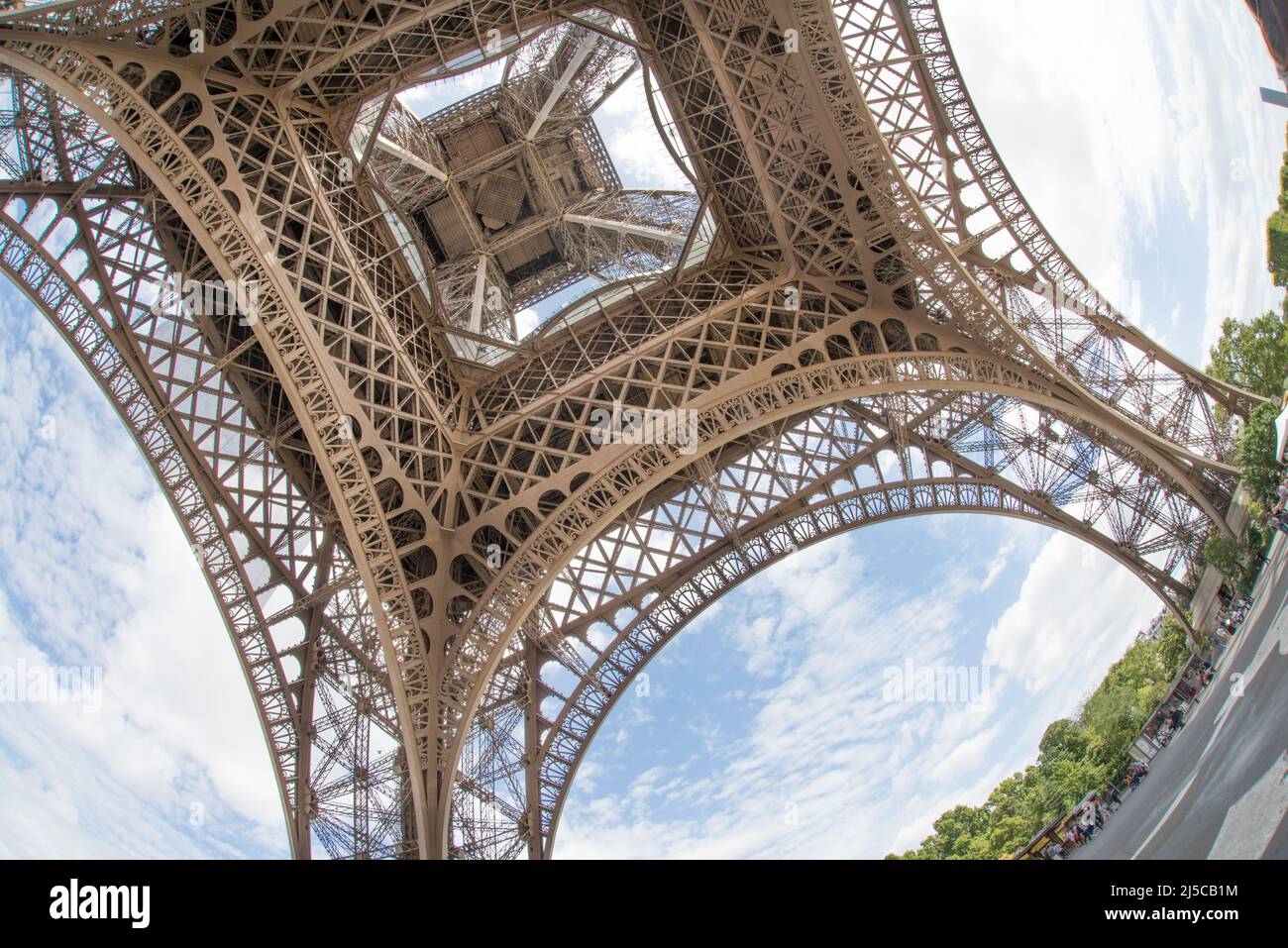 Tour Eiffel à Paris, France, objectif fisheye, attraction touristique, Paris sur le 04.08.2017 Banque D'Images