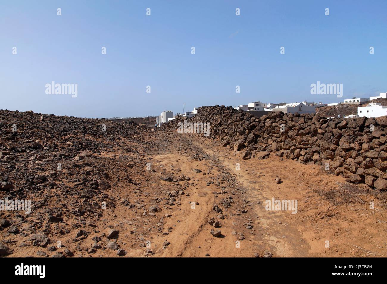 Petite cabane dans le village de Los Ancones dans la campagne de Lanzarote, près de Costa Teguise, Lanzarote. Février 2022 Banque D'Images