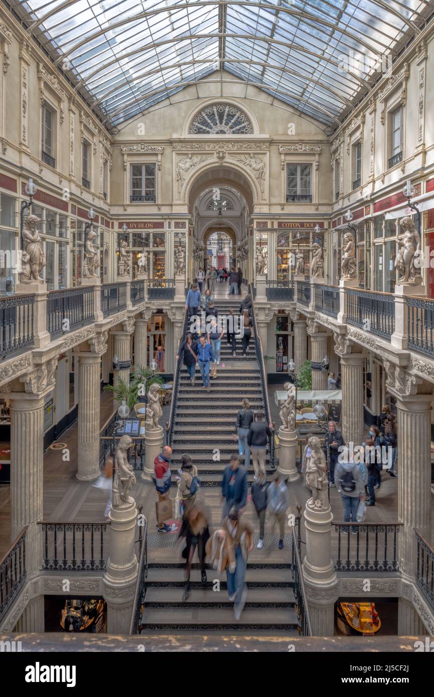 Le passage de la Pommeraye est un lieu célèbre de Nantes. C'est une arcade commerciale construite au 19th siècle Banque D'Images