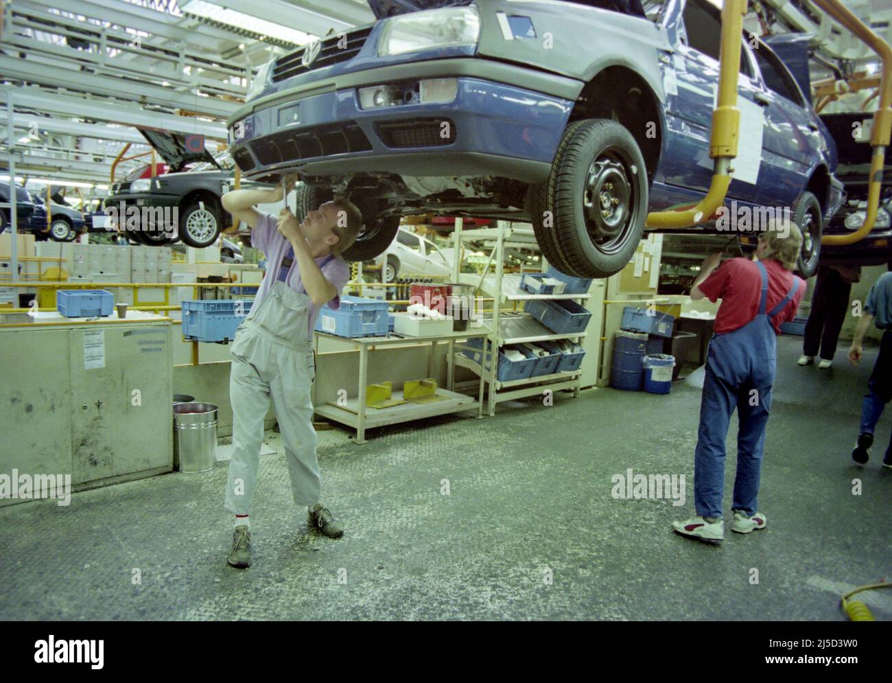 Wolfsburg, 25 avril 1996 - production de Volkswagen Passat à l'usine VW de Wolfsburg. [traduction automatique] Banque D'Images