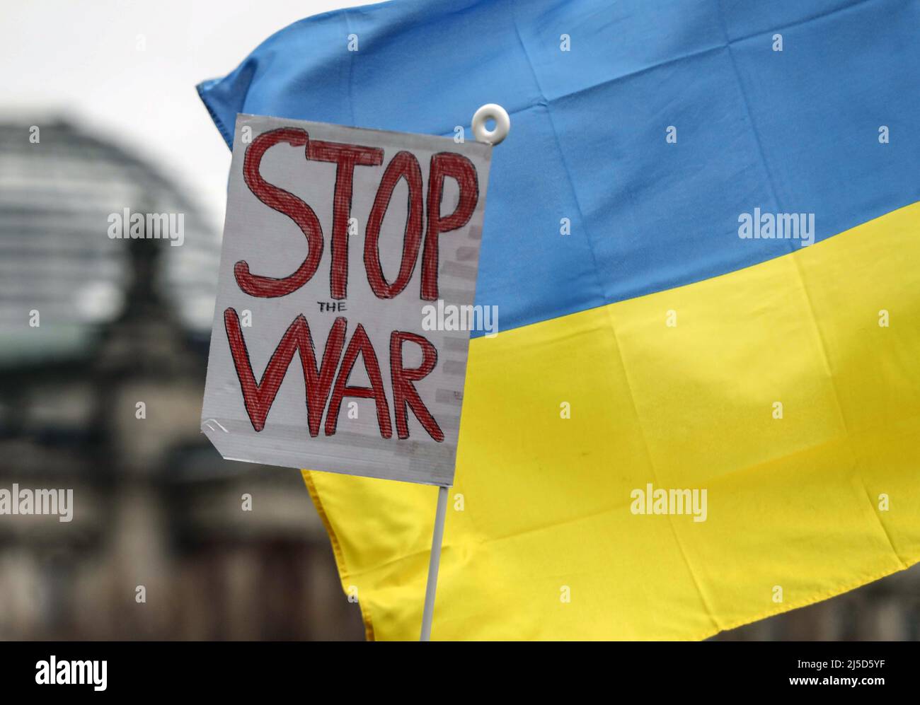 Berlin, 25.02.2022 - démonstration des Ukrainiens après l'attaque de la Russie contre l'Ukraine. [traduction automatique] Banque D'Images