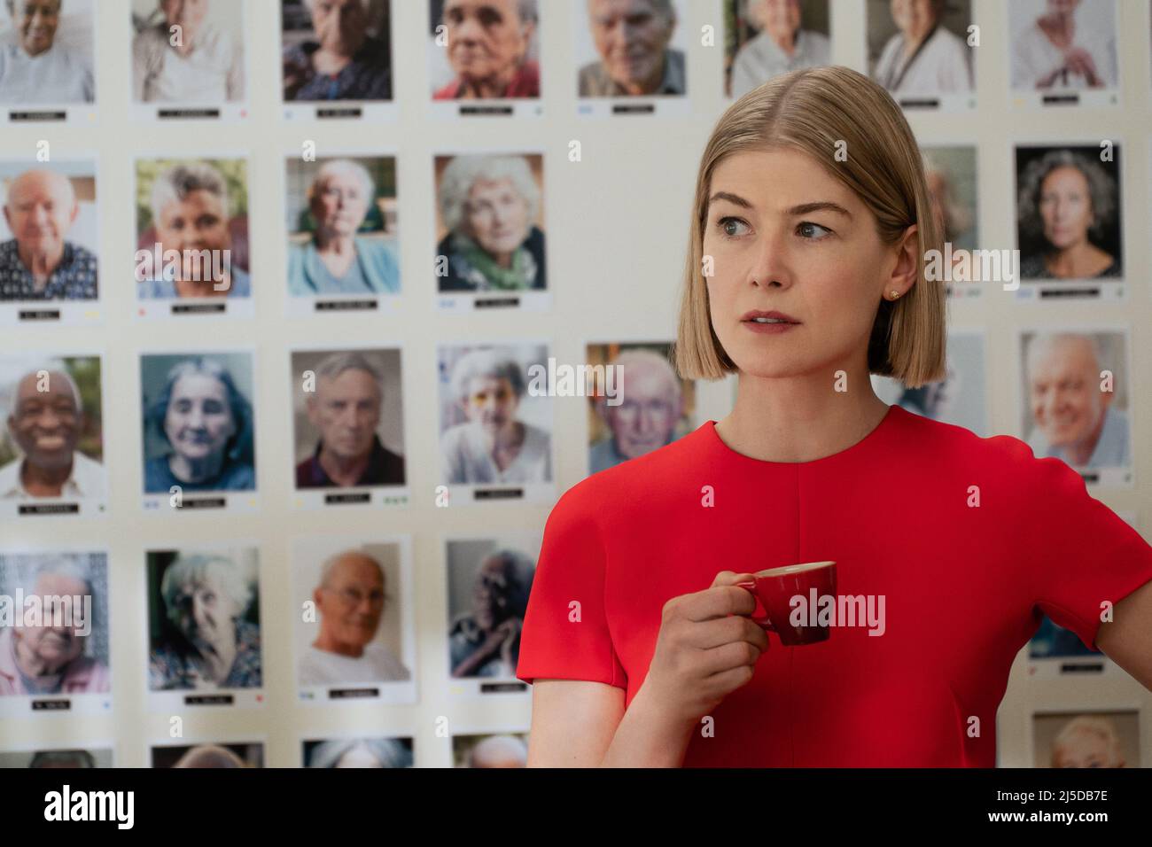 I Care beaucoup d'année : 2020 UK / USA Directeur: J Blakeson Rosamund Pike Banque D'Images