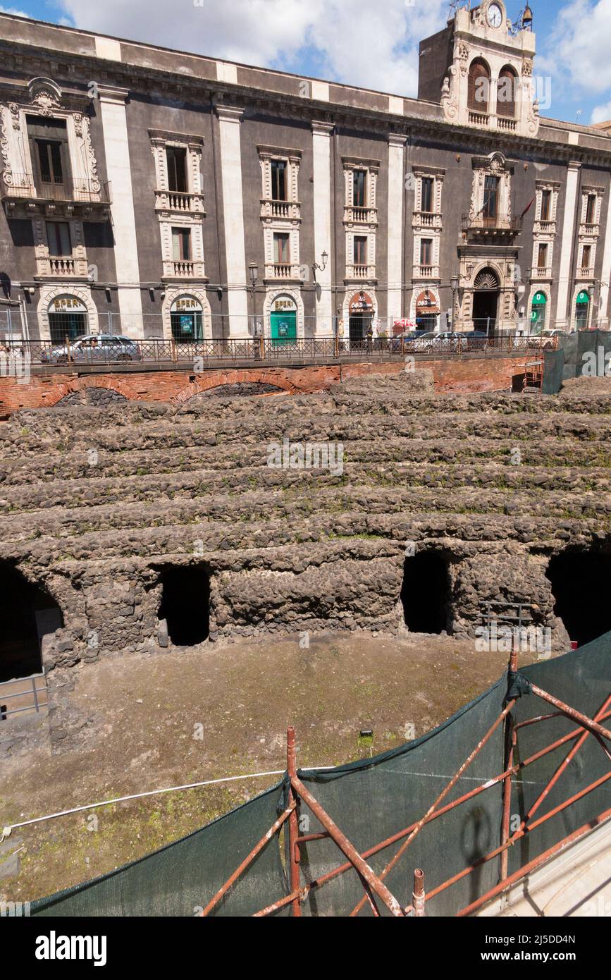 L'amphithéâtre de Catane est un amphithéâtre romain de Catane, en Sicile, dans le sud de l'Italie, construit à l'époque romaine impériale. (129) Banque D'Images