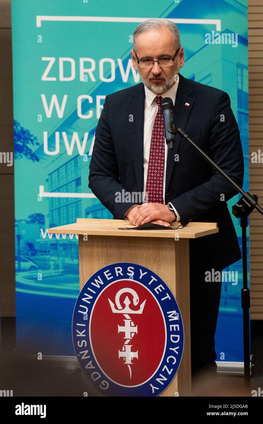 Pologne le ministre de la Santé, Adam Niedzielski, a assisté à la conférence au Centre clinique universitaire. Le ministre de la Santé a présenté les hypothèses de la loi sur la qualité des soins de santé, qui vise à accroître la sécurité des patients. "Les entités sont censées mesurer leurs activités et tirer des conclusions - c'est la méthode de gestion habituelle. Tout le monde ne veut pas être mesuré et veut se comparer avec les autres. Surtout ceux qui sont en dessous de la moyenne" - a déclaré le ministre Niedzielski lors de la conférence. (Photo de Mateusz Slodkowski/SOPA Images/Sipa USA) Banque D'Images