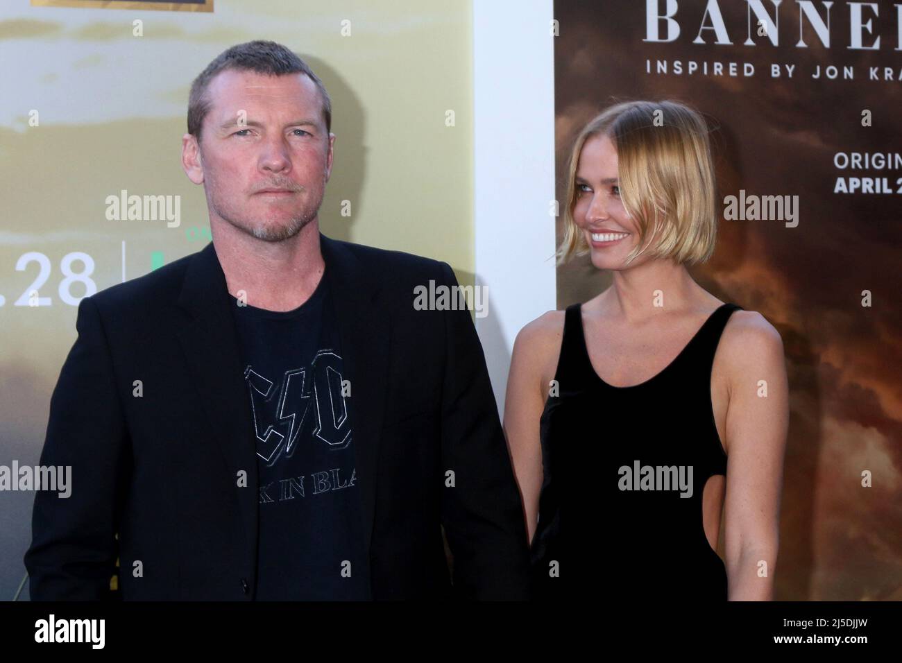 Séries Tv Avec Sam Worthington Los Angeles, États-Unis. 20th avril 2022. Sam Worthington, Lara Worthington  au FX's Under the Banner of Heaven TV Series première au Hollywood Athletic  Club le 20 avril 2022 à Los Angeles, CA (