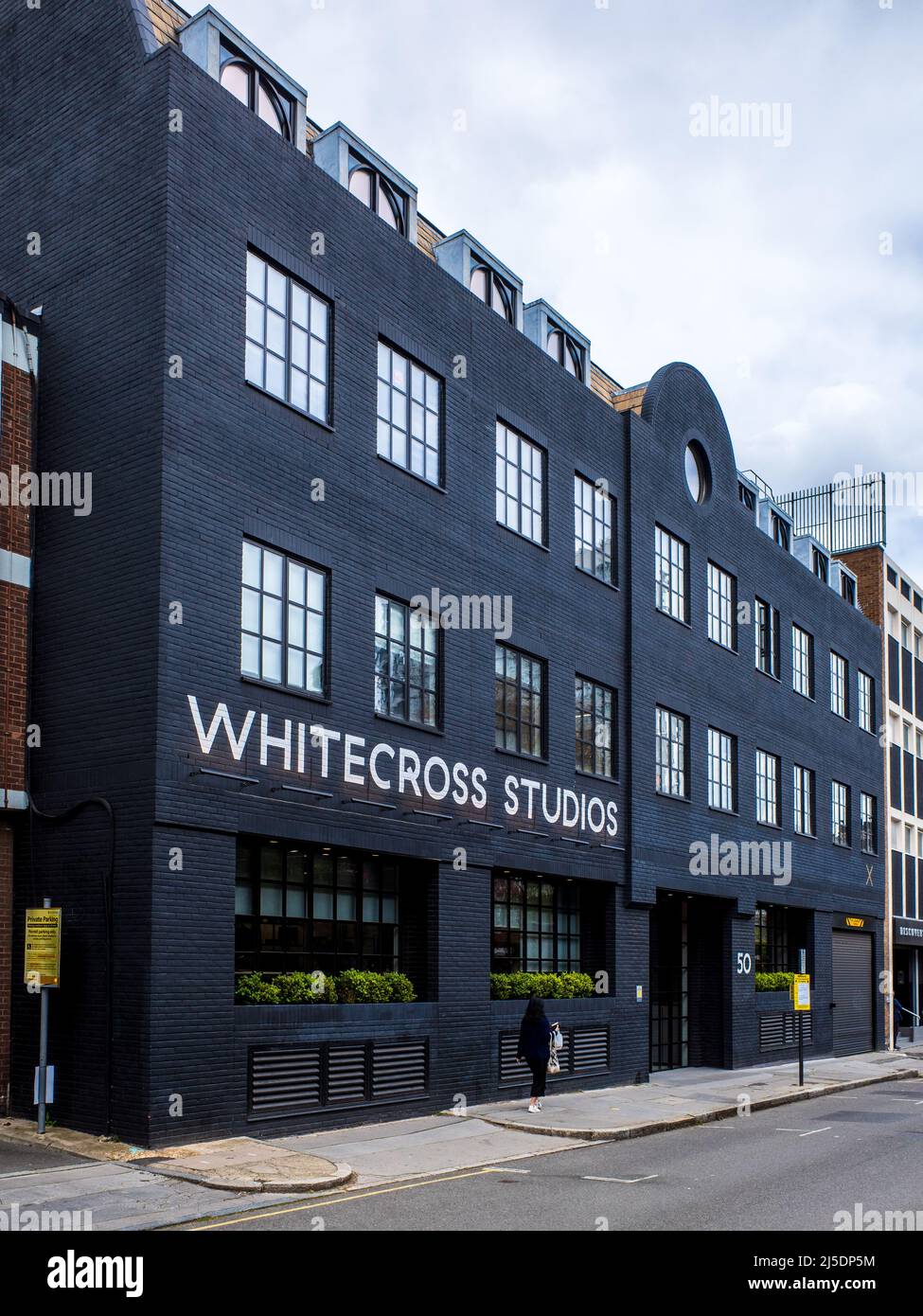 Whitecross Studios London - Whitecross Studios, un immeuble de bureaux multi-let récemment rénové près de Silicon Roundabout, East Londons Tech Quarter. Banque D'Images