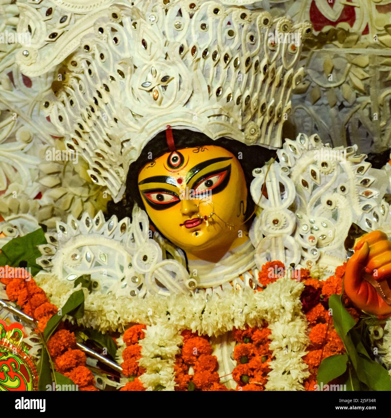 La déesse Durga avec une vue traditionnelle en gros plan dans un sud Kolkata Durga Puja, Durga Puja Idol, Un des plus grands festivals hindous Navratri en Inde Banque D'Images