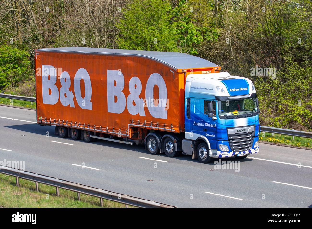 Andrew Sheard Doncaster ; magasin de bricolage B&Q, B & Q DAF Trucks ; conduite sur l'autoroute M61, Royaume-Uni Banque D'Images
