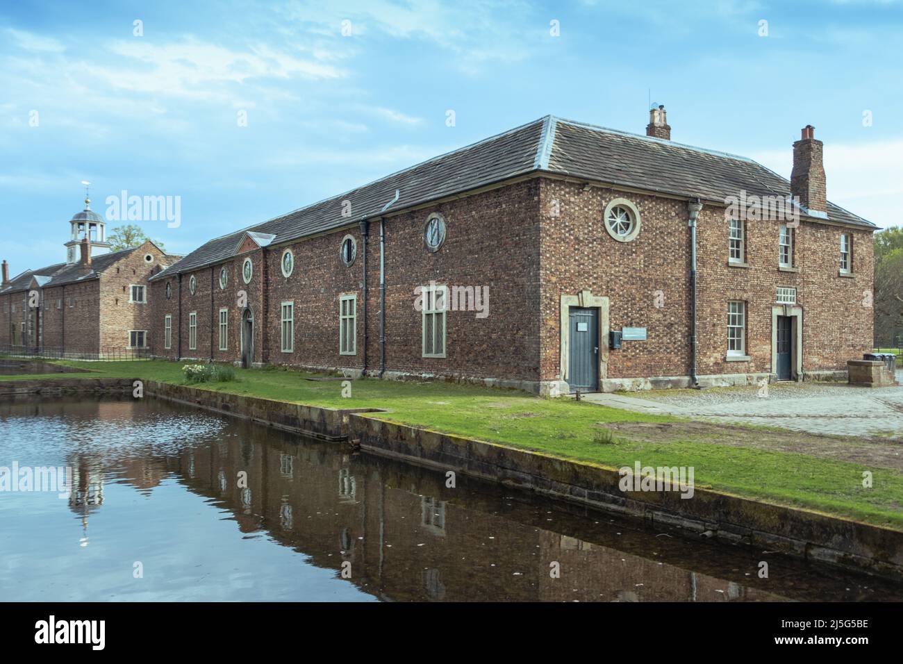 Dunham Massey stables Building Banque D'Images