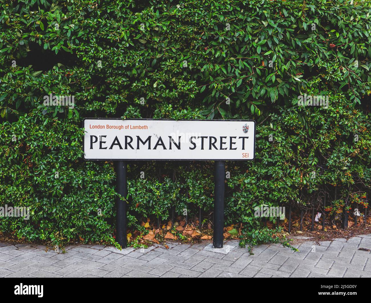 Londres, Royaume-Uni-29.09.21 : panneau de nom Pearman Street, London Borough of Lambeth, Londres, Royaume-Uni Banque D'Images