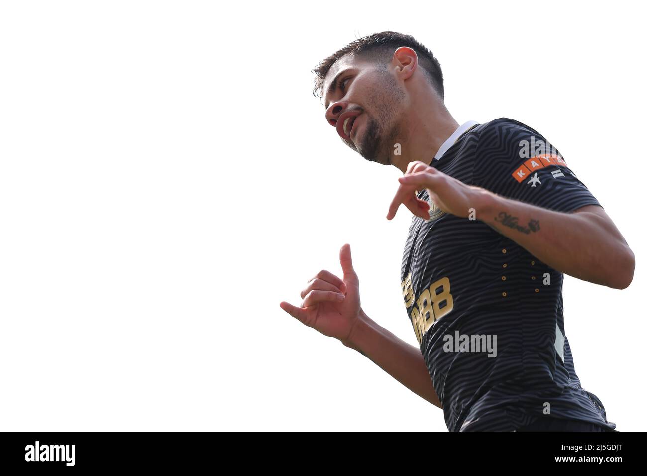 Carrow Road, Norwich, Norfolk, Royaume-Uni. 23rd avril 2022. Premier League football, Norwich contre Newcastle ; Bruno Guimaraes de Newcastle United fête après avoir obtenu son score pour 0-3 dans le crédit de 49th minutes : action plus Sports/Alamy Live News Banque D'Images