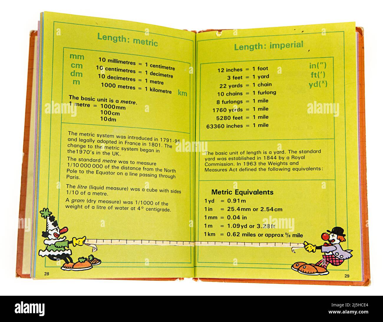 Le Ladybird Book of tables, aide à l'enseignement arithmétique pour les enfants avec des mesures de longueur impériales et métriques, UK 1981 Banque D'Images