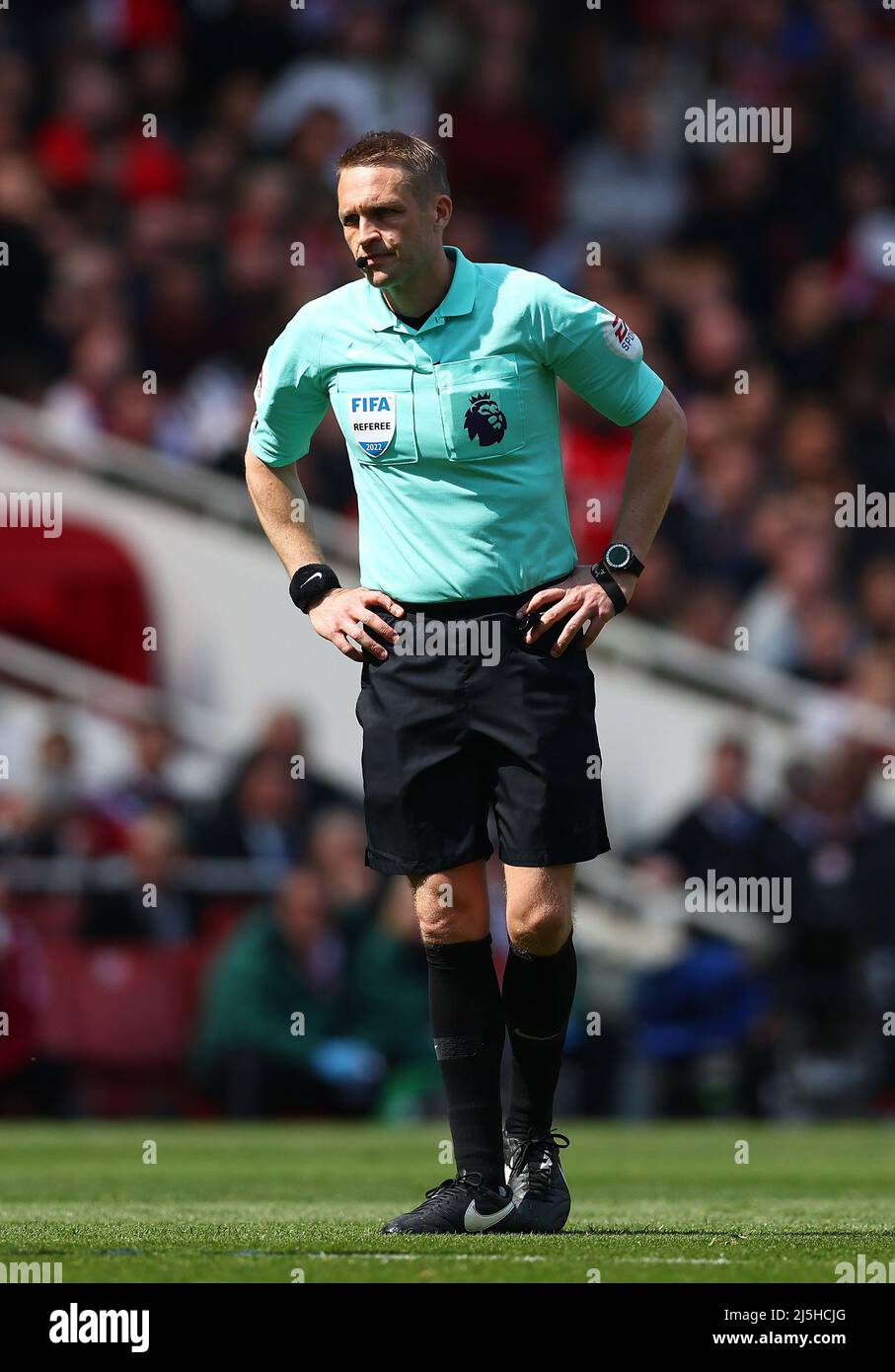 Londres, Angleterre, 23rd avril 2022. Arbitre Craig Pawson lors du match de la Premier League au stade Emirates, Londres. Le crédit photo devrait se lire: David Klein / Sportimage Banque D'Images