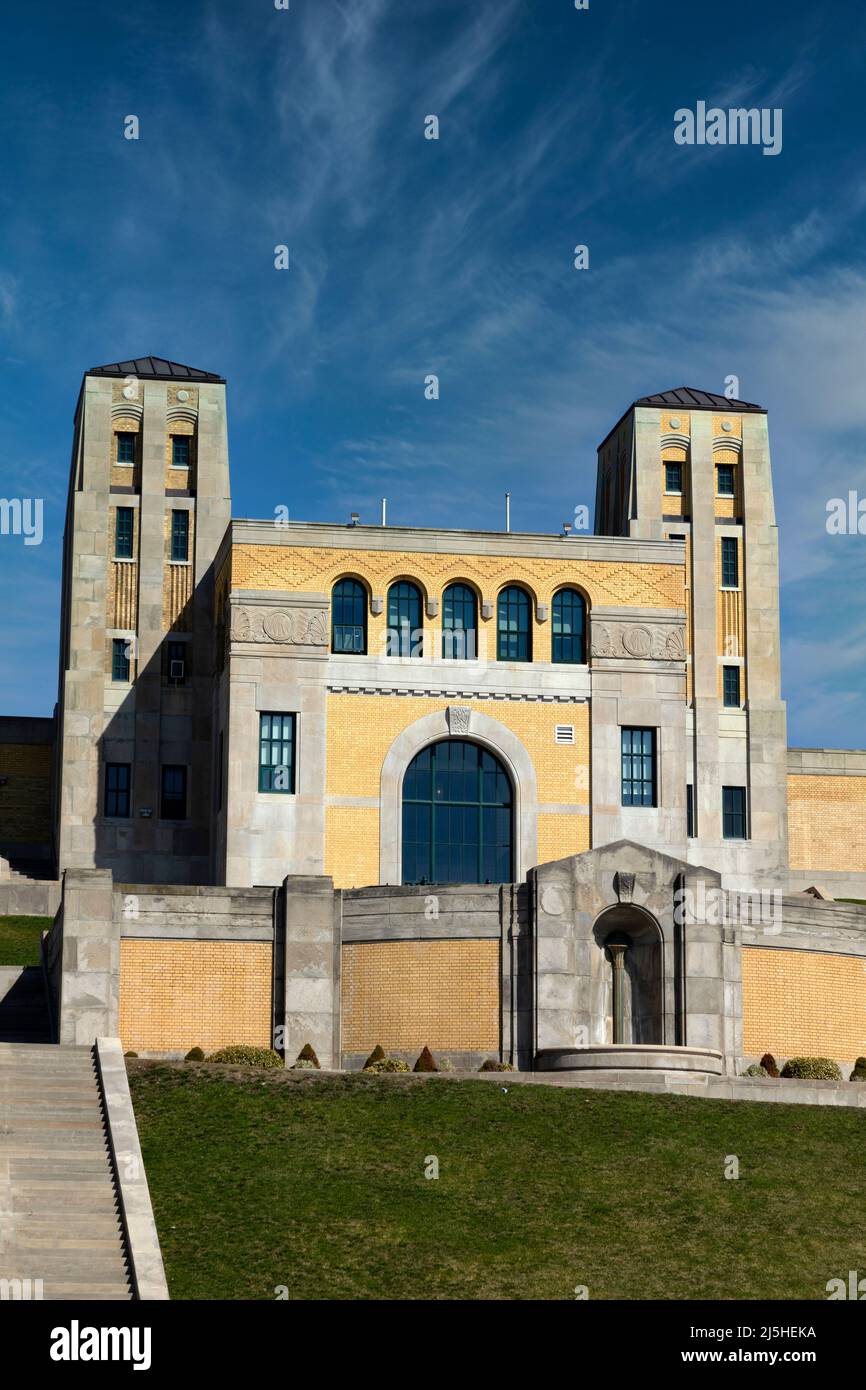 Sur la rive du lac Ontario R.C. Harris Water Treatment Plant Toronto Ontario Canada. Banque D'Images